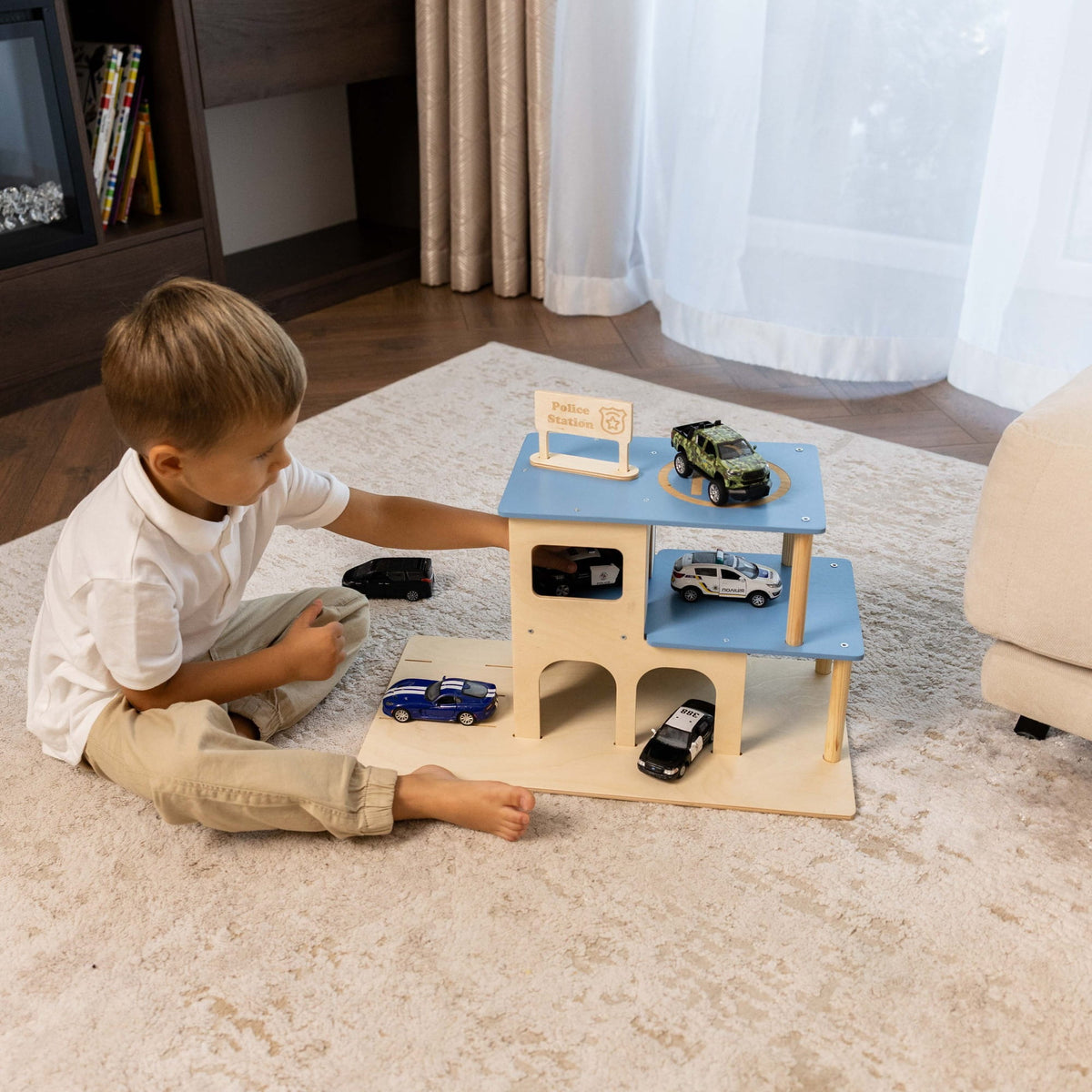 Polizeistationsspielzeug aus Holz