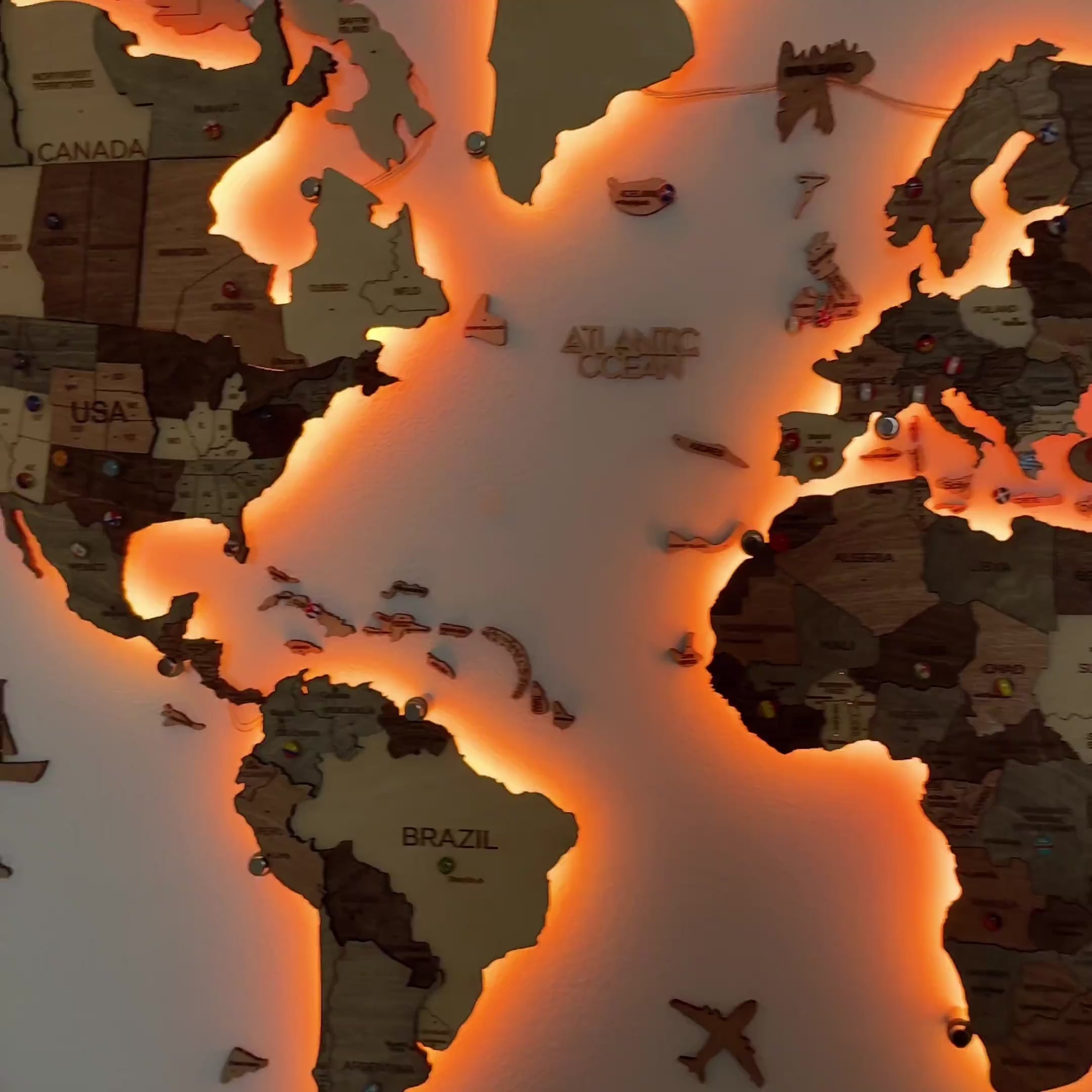 【TOKYO SLOW LIFE樋口氏】ENJOY THE WOOD 木製地図 3D LED Wooden World Map → Smokey → Enjoy The Wood