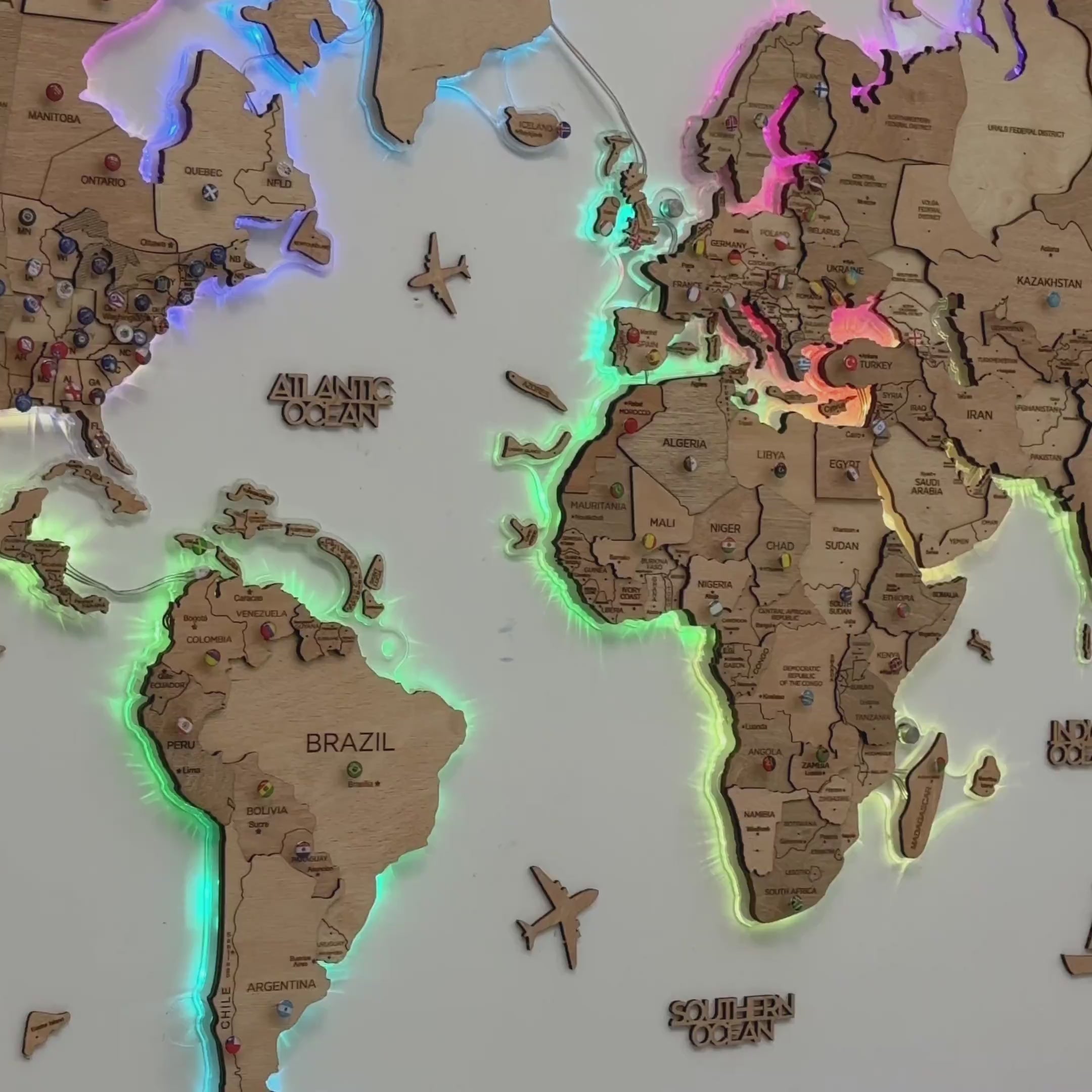 3D LED Wooden World Map 2.0 Gold | Enjoy The Wood