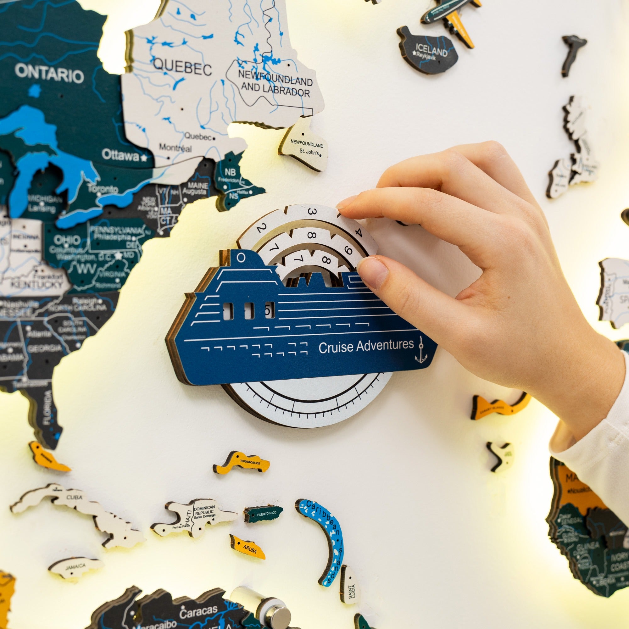 Mapa del mundo de madera 3D Travel Tracker – Roble