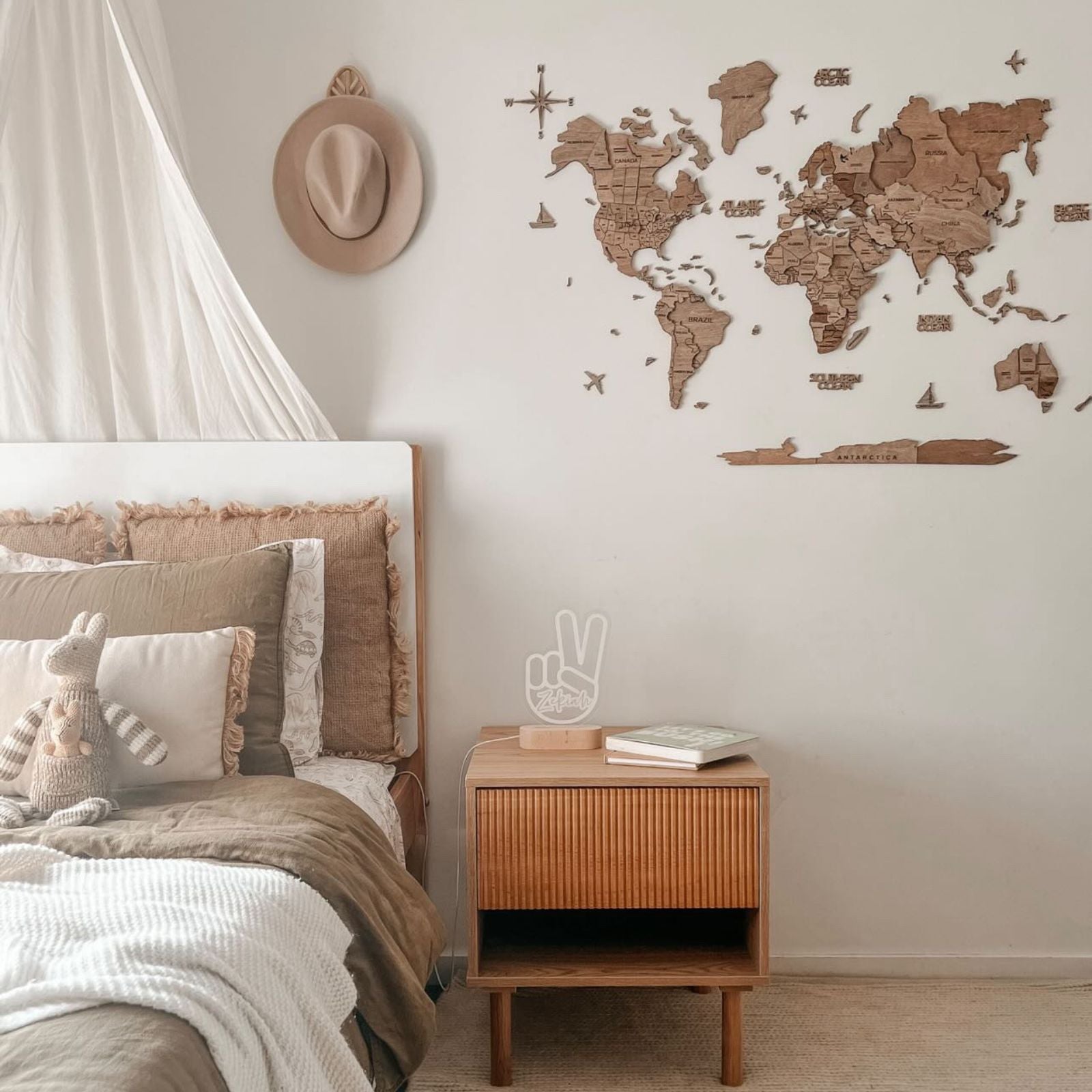 unique wall decor for bedroom