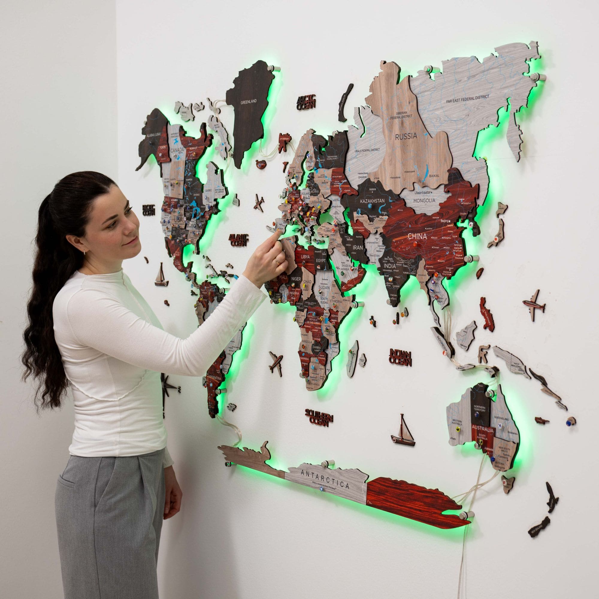 3D LED / LUMINOUS Wooden World Map Urban ‣ Order Now