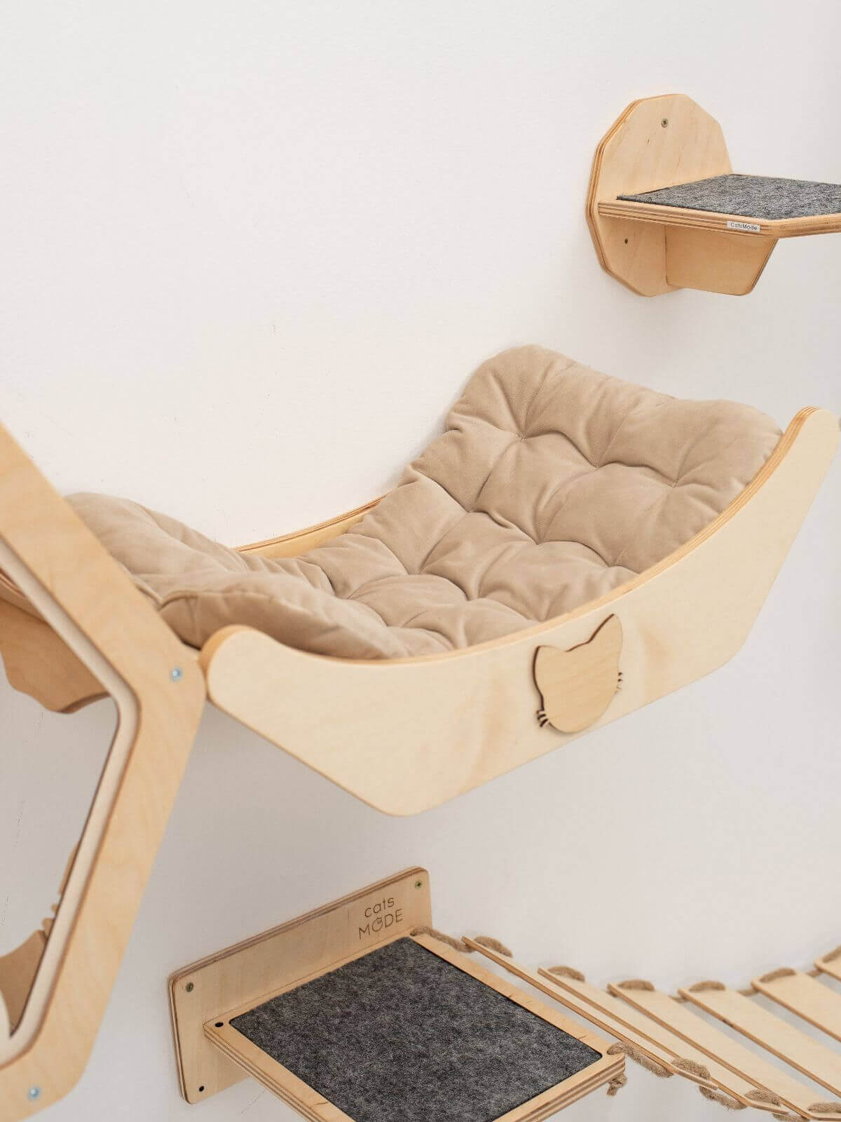 curved wall mounted cat bed