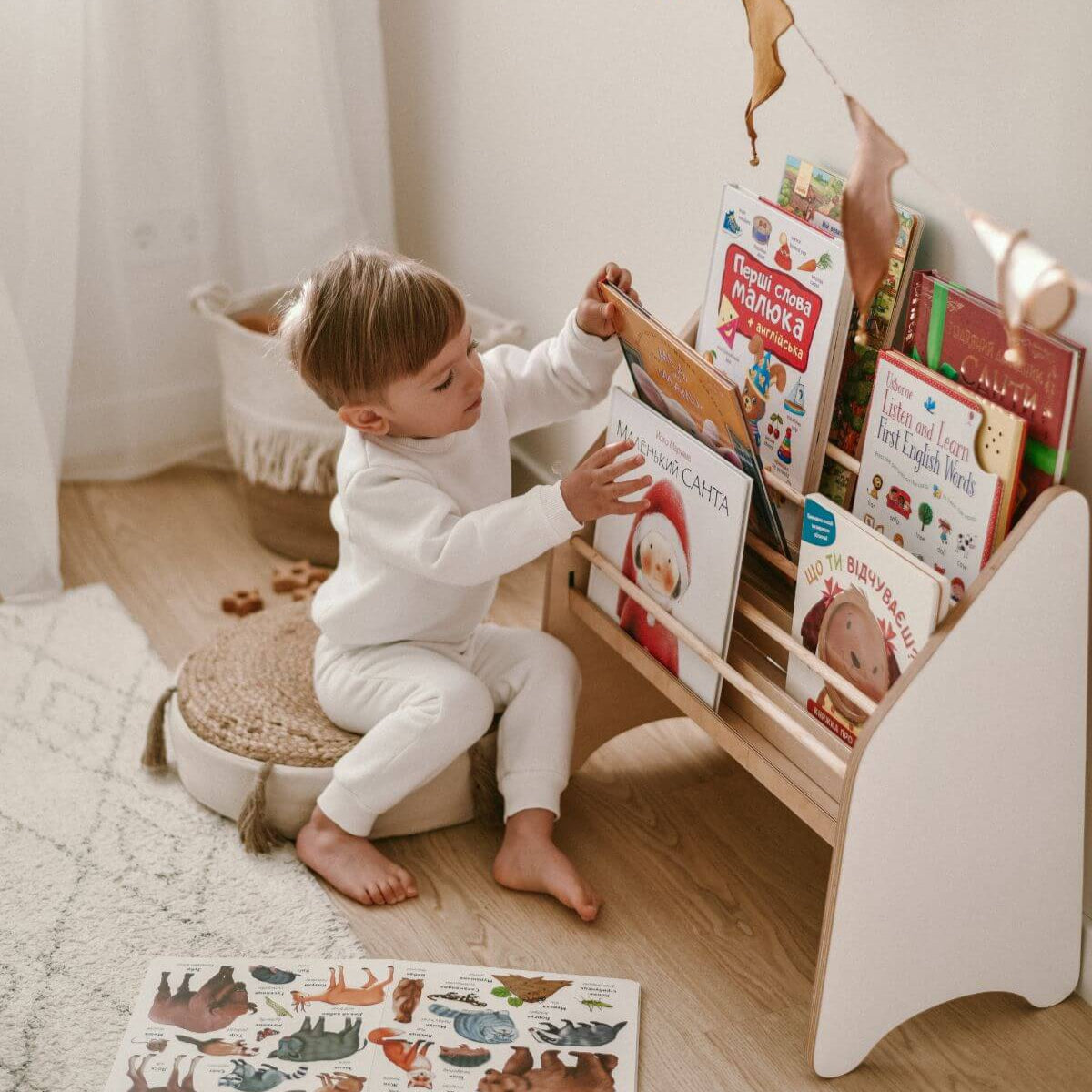 kids bookshelf 