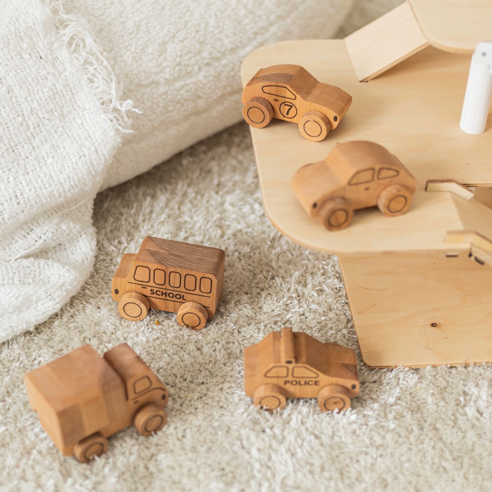 Natural Wooden Car Toy - Set 3 – Eco-Friendly Fun for Kids • Child